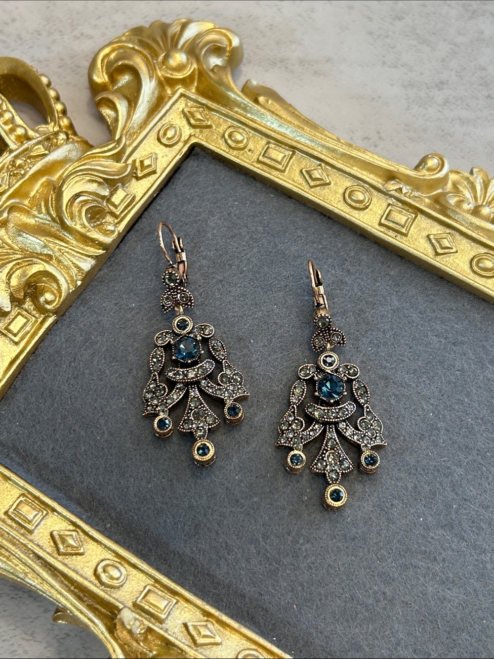 Vintage-Style Blue Crystal Drop Earrings - Women's Fashion Jewelry